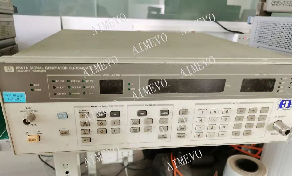 Agilent / HP 8657A Signal Generator, 100 kHz to 1040 MHz