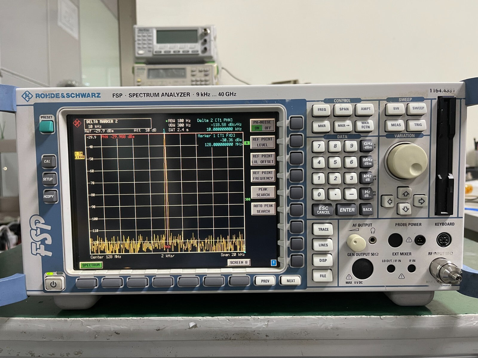 Rohde & Schwarz FSP40 9KHz - 40GHz Spectrum Analyzer 1164.4391.40 w/ FSP-B3 _040 - XG eqpt