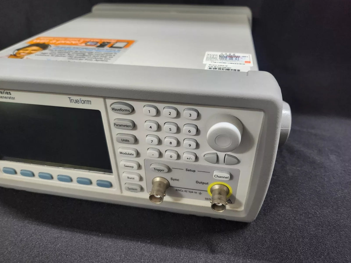 Agilent 33521B 30 MHz Waveform Generator with Arb (0137)