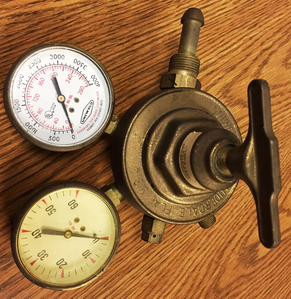 Uniweld Compressed Inert Gases Regulator for Welding Applications
