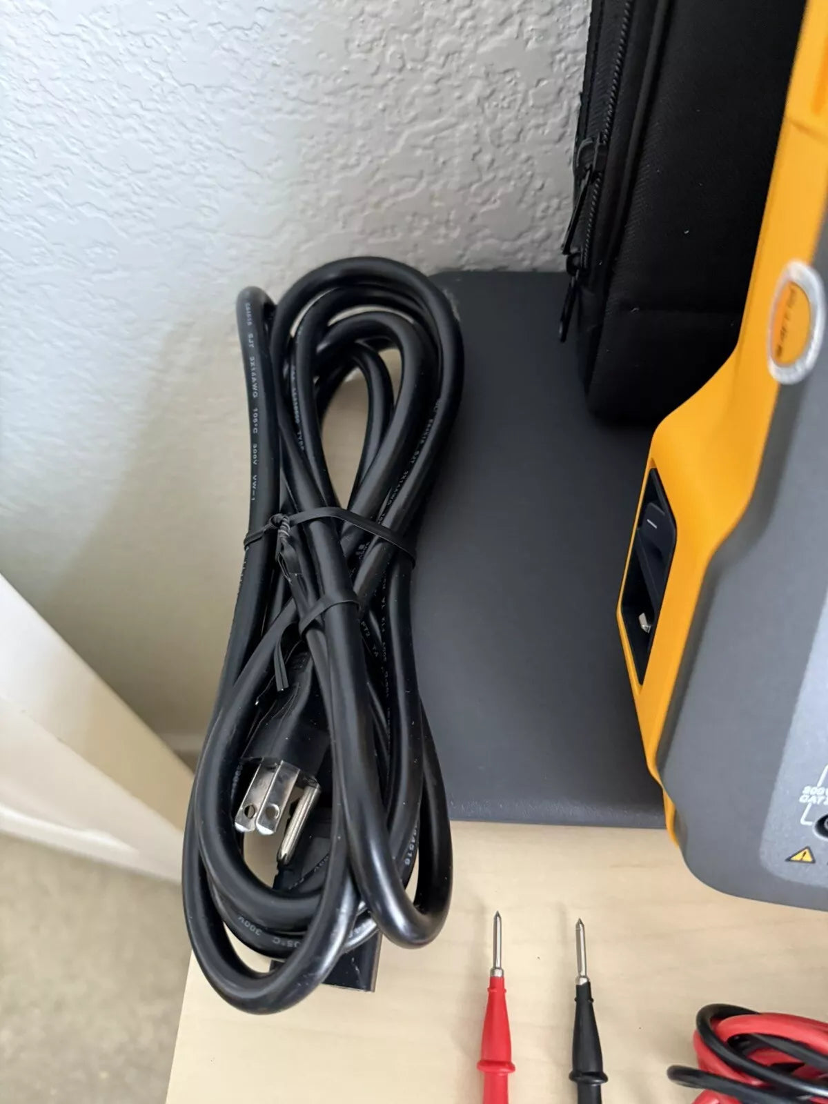 FLUKE ESA615 EU 230V Electrical Safety Analyzer (Calibrated 2024)