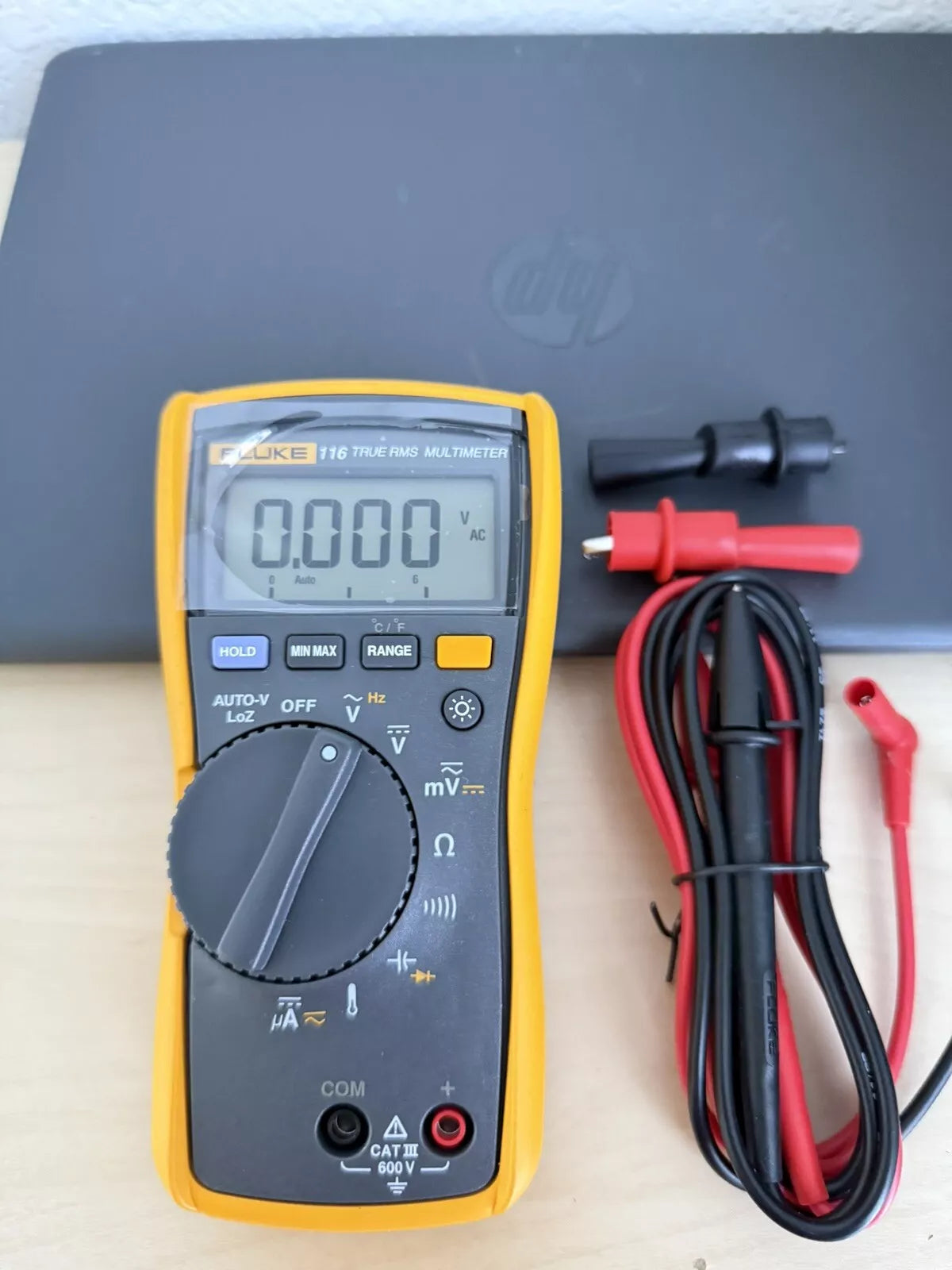 Fluke 116 True RMS Digital Multimeter with Leads - Precision Measurement Tool