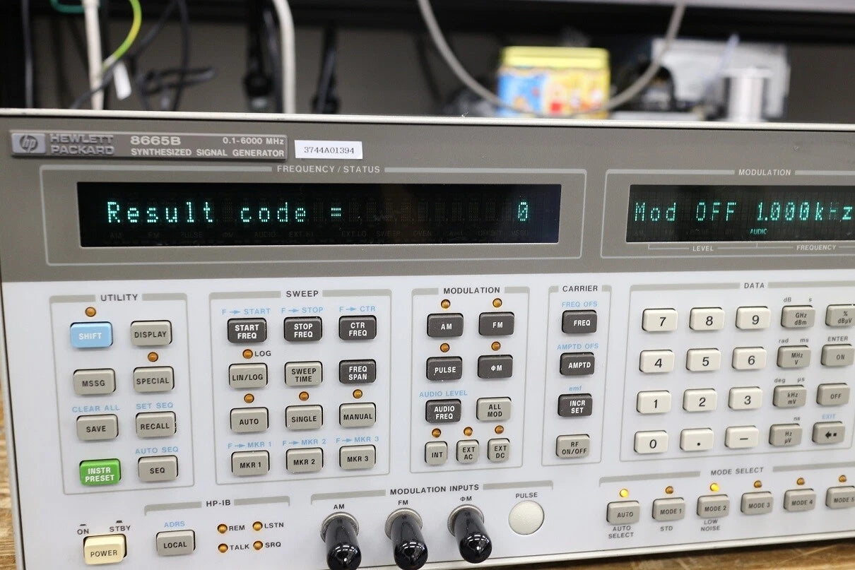 HP 8665B /001/004 100KHz -6GHz Signal Generator