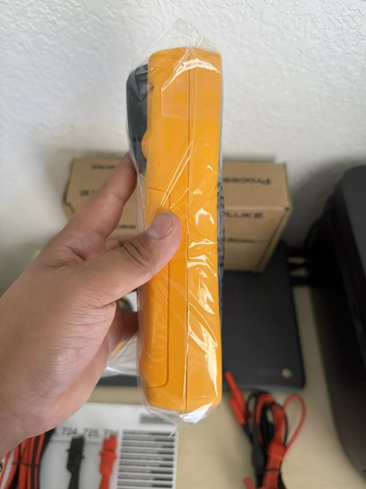 Fluke 724 Temperature Calibrator - New Sealed