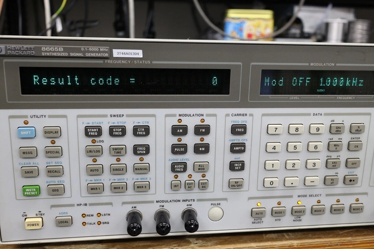 HP 8665B /001/004 100KHz -6GHz Signal Generator