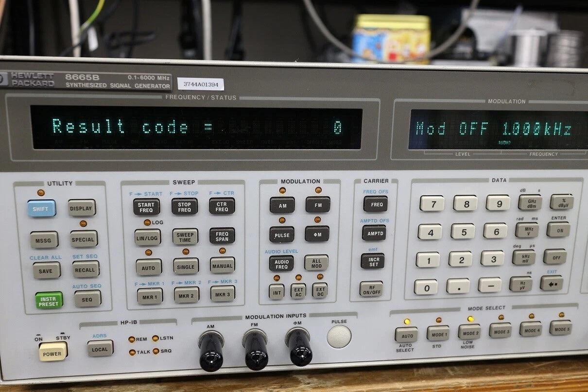 HP 8665B /001/004 100KHz -6GHz Signal Generator