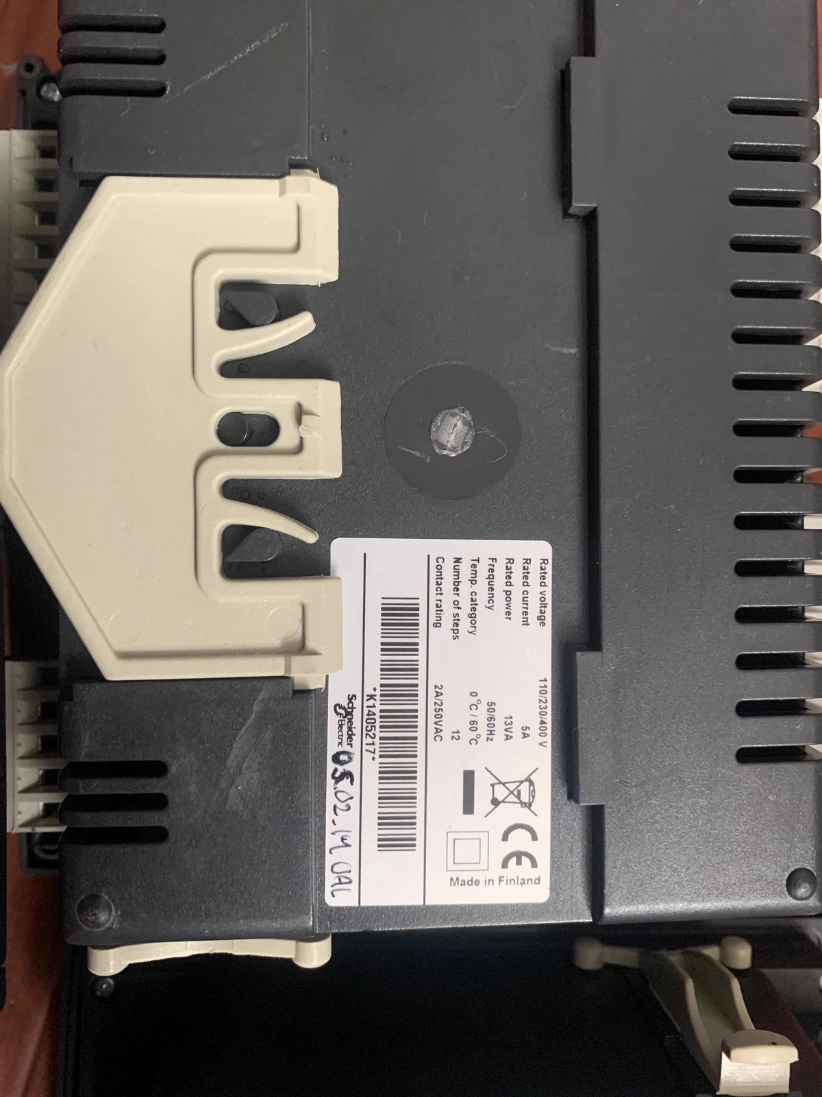 Schneider Varlogic NR12: Voltage Management System