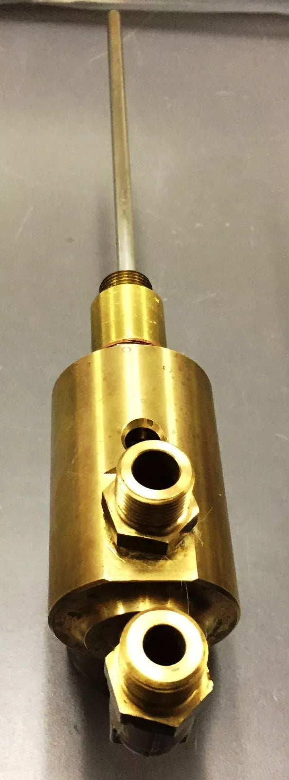 Deublin P/N: 55-958-094 Rotary Union 3/8” BSP RH with Nuts and Bolts Installed