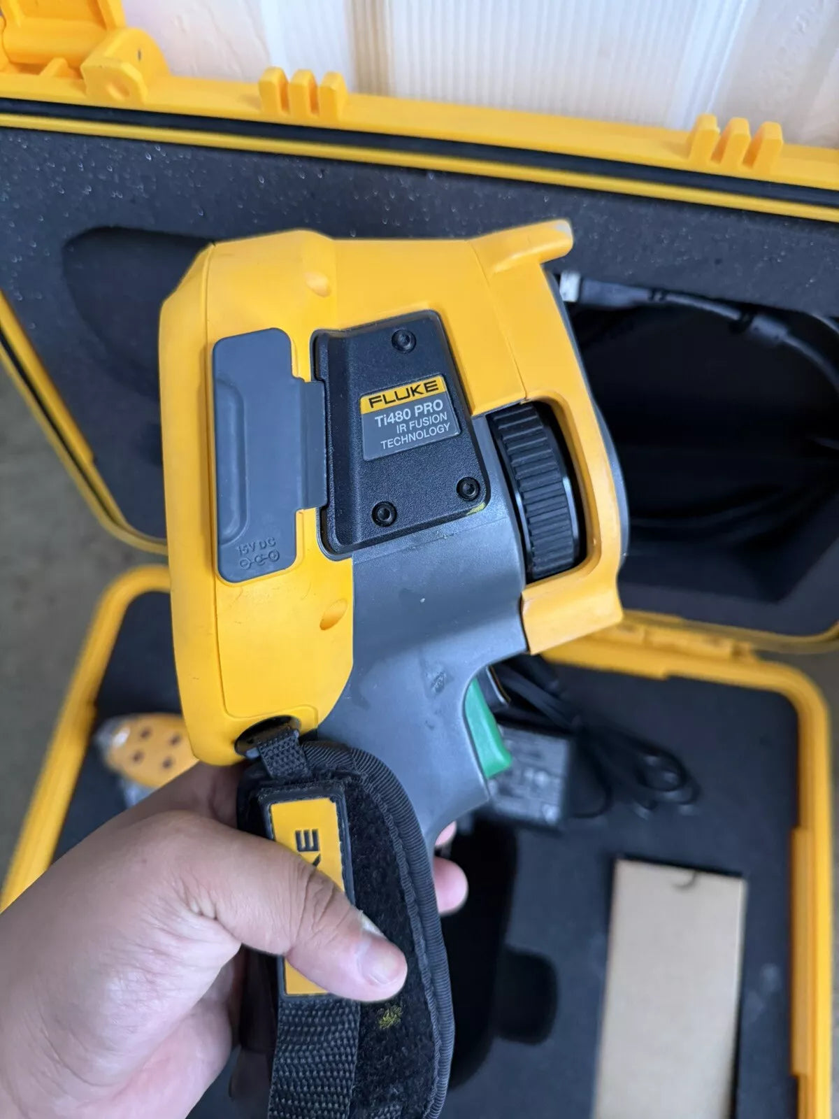 FLUKE TI480PRO IR Camera 60Hz, 640 x 480, 2 Batteries with Charger & Case