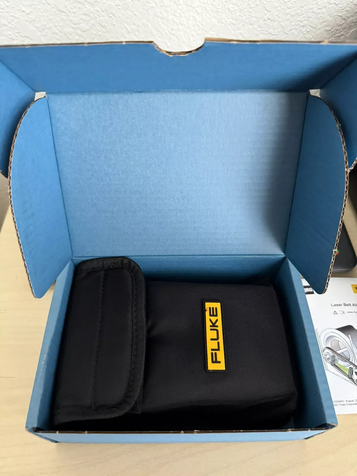Fluke 835 Laser Belt Alignment Tool with Case - Factory Sealed