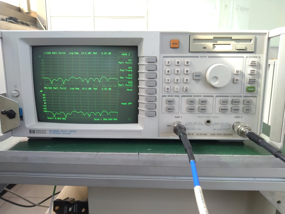 Agilent 8712ES 300 kHz-1300 MHZ RF Network Analyzer w/ Ethertwist Lan _04445 - XG eqpt