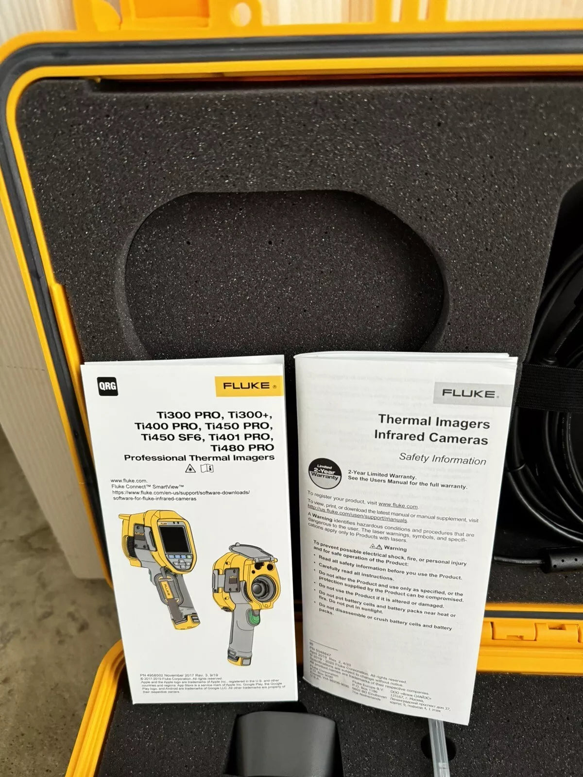 FLUKE TI480PRO IR Camera 60Hz, 640 x 480 Resolution, 2 Batteries with Charger & Case
