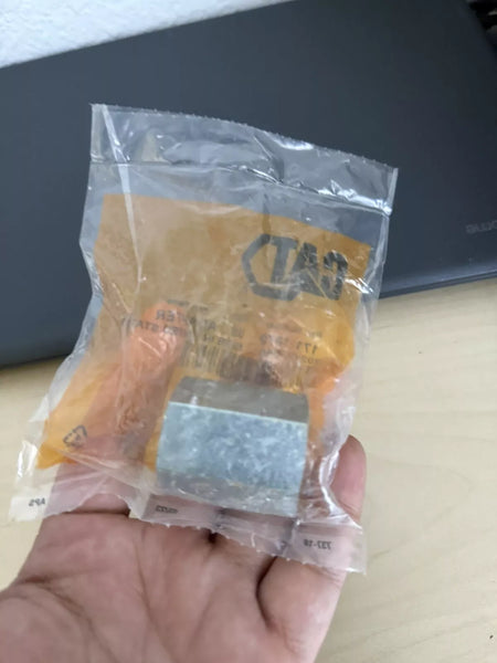 CAT 171-1879: 1 Hexagonal Fitting Adapter (New Genuine)