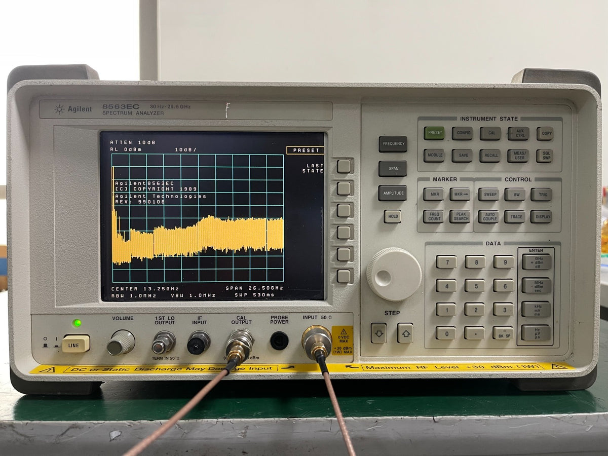 Agilent 8563EC 9KHz - 26.5GHz Spectrum Analyzer w/ opt. 007 _02238