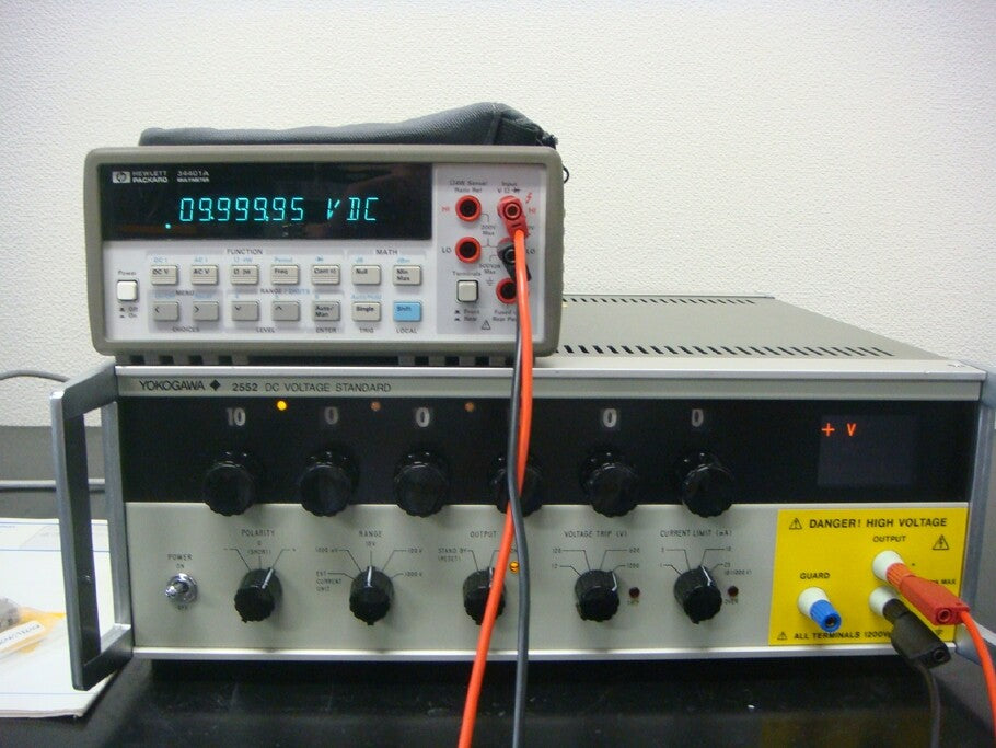 YOKOGAWA 2552-12 DC Standard Source
