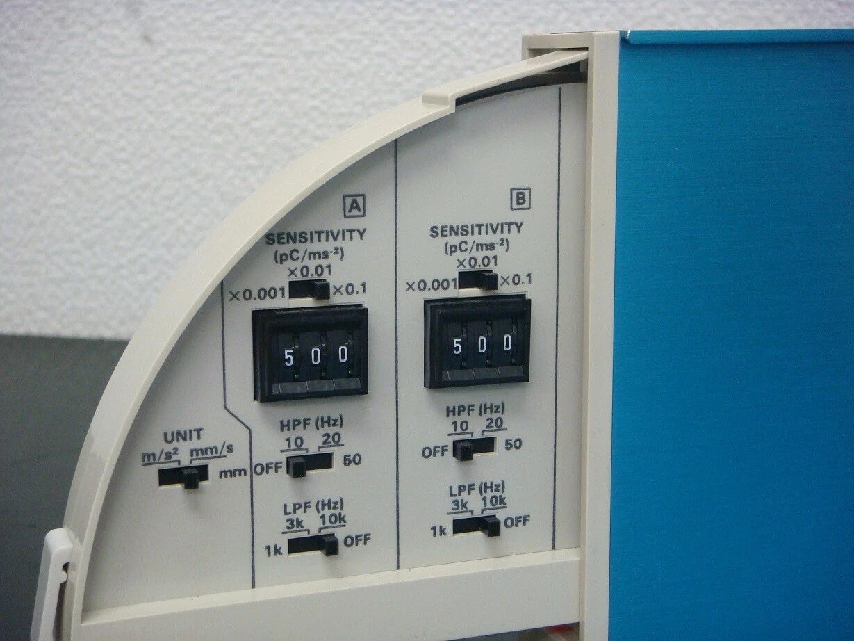 RION UV-06A 2ch 30KHz Amplifier
