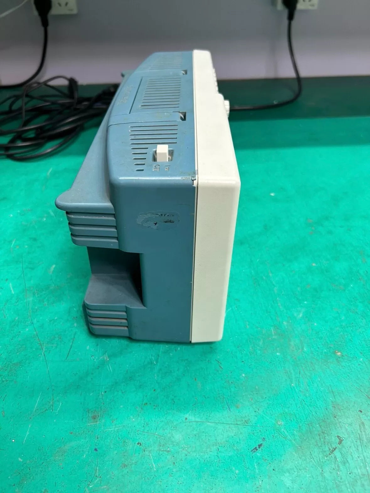 Tektronix TDS 2014B 100MHz 4 Channel 1GS/s Color Oscilloscope Digital
