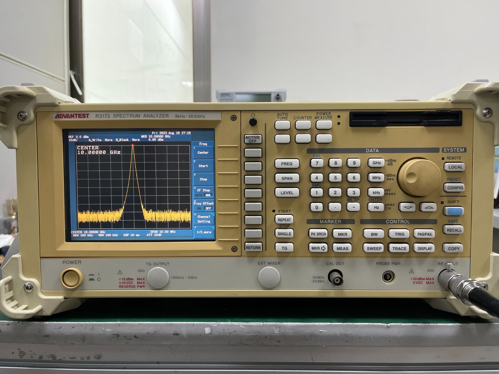 Advantest R3172 Spectrum Analyzer 9KHz - 26.5GHz