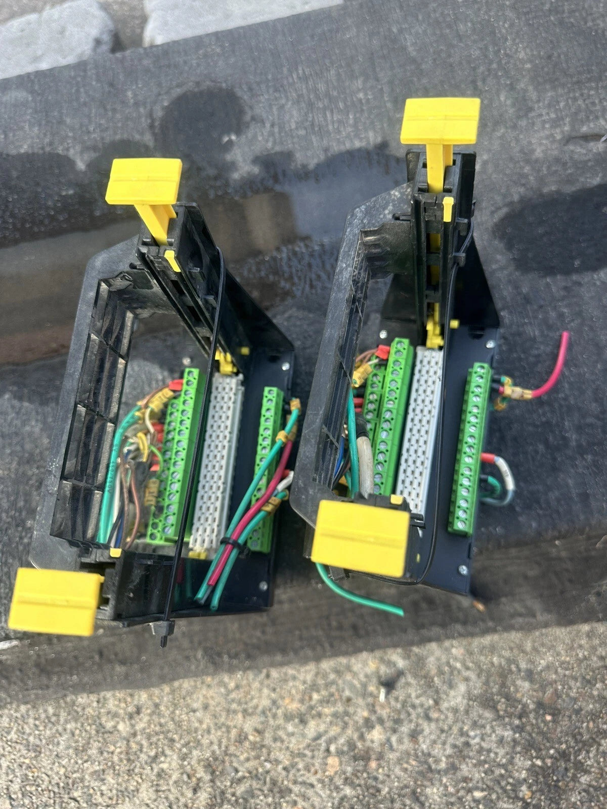 VT3002-1-20/48F R900020154: Fiber Optic Adapter Panel for Networking Applications