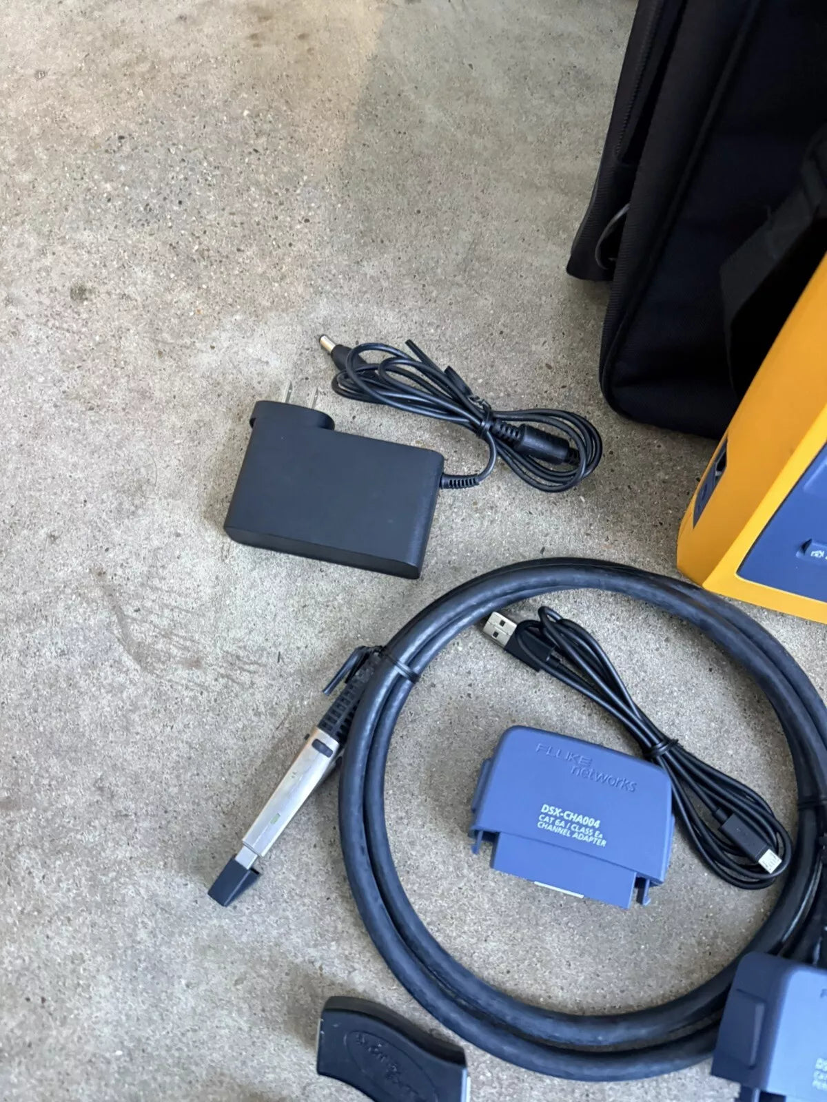 Fluke Networks DSX-5000 Versiv Cat6 Cable Certifier Tester Kit