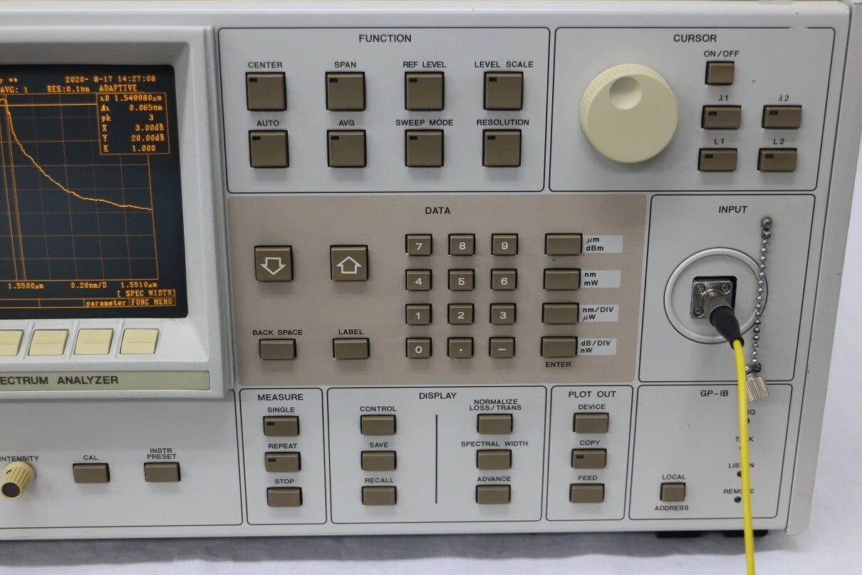 ADVANTEST Q8381 600nm-1750nm Optical Spectrum Analyzer