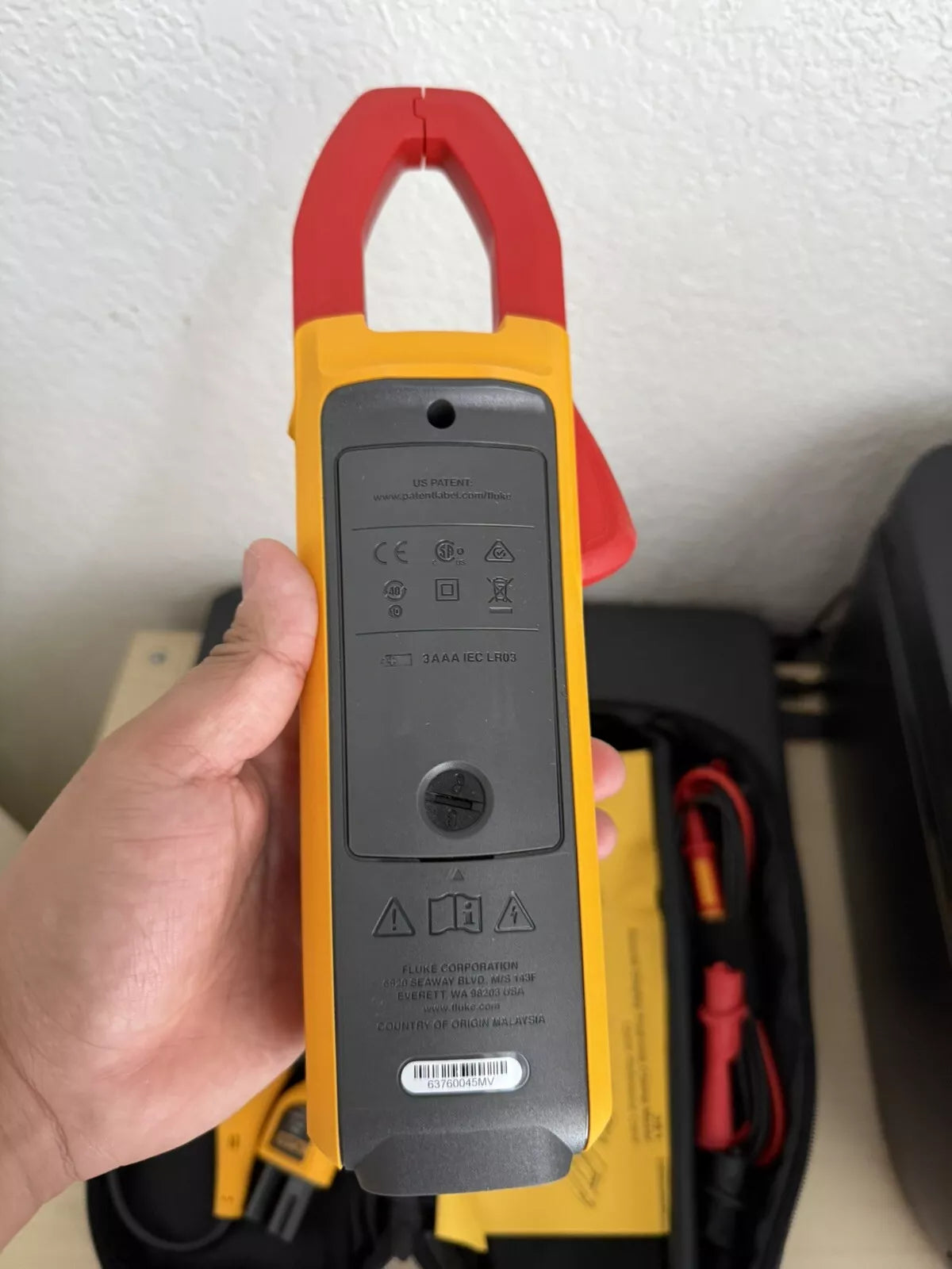 Fluke 381 Remote Display True RMS AC/DC Clamp Meter with iFlex