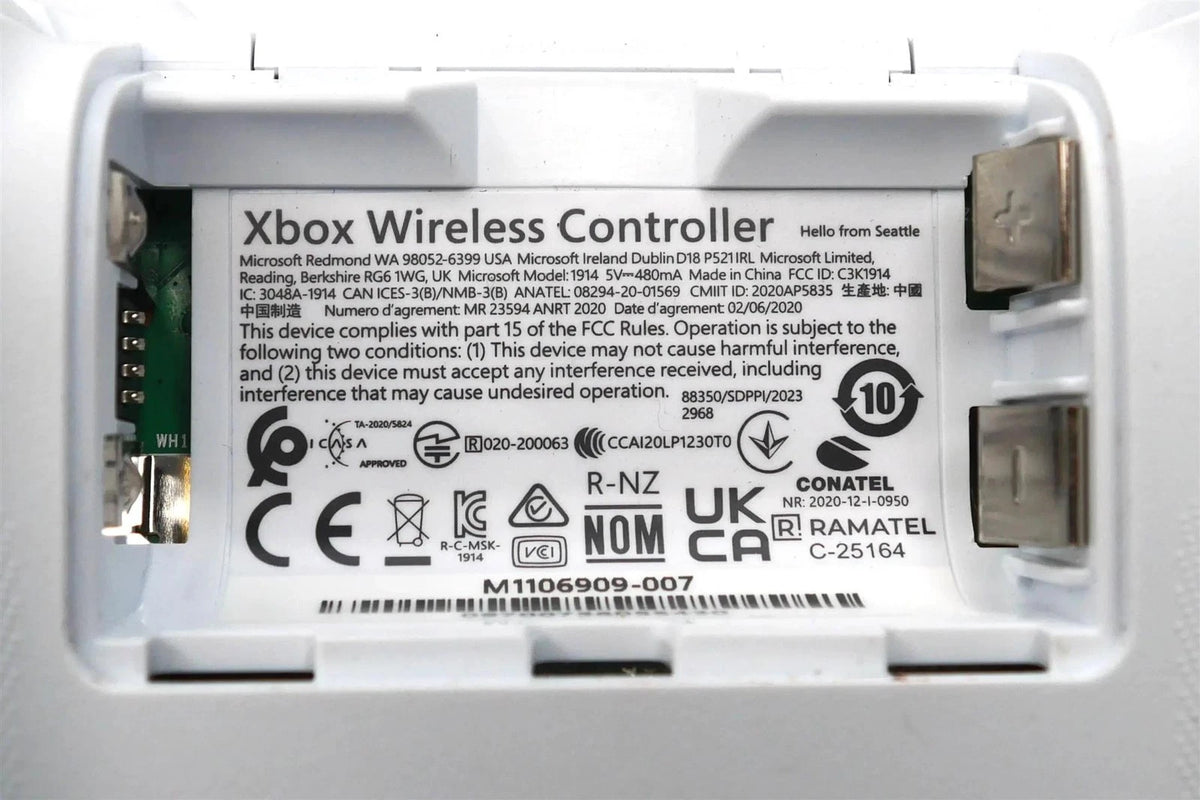 Lot Of 2 Microsoft Xbox Wireless Controller (Model 1914) White - Free Shipping