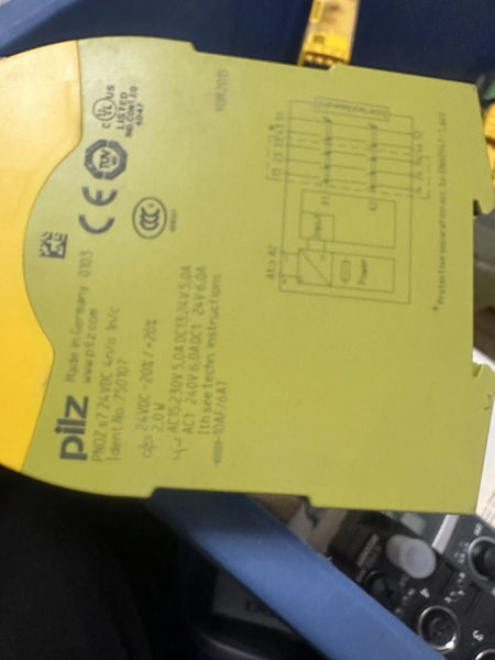 PILZ 750107 PNOZ s7 C 24VDC Safety Relay 4 Normally Open 1 Normally Closed Contacts