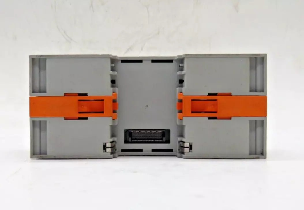 Phoenix Contact AXL F RTD8 1F Digital Output Module #2688077 24VDC