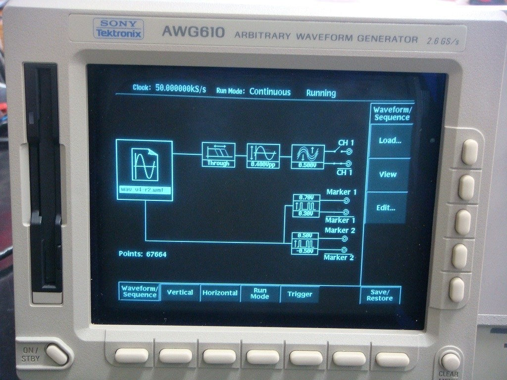 AWG610 2.6GS/s Arbitrary Waveform Generator