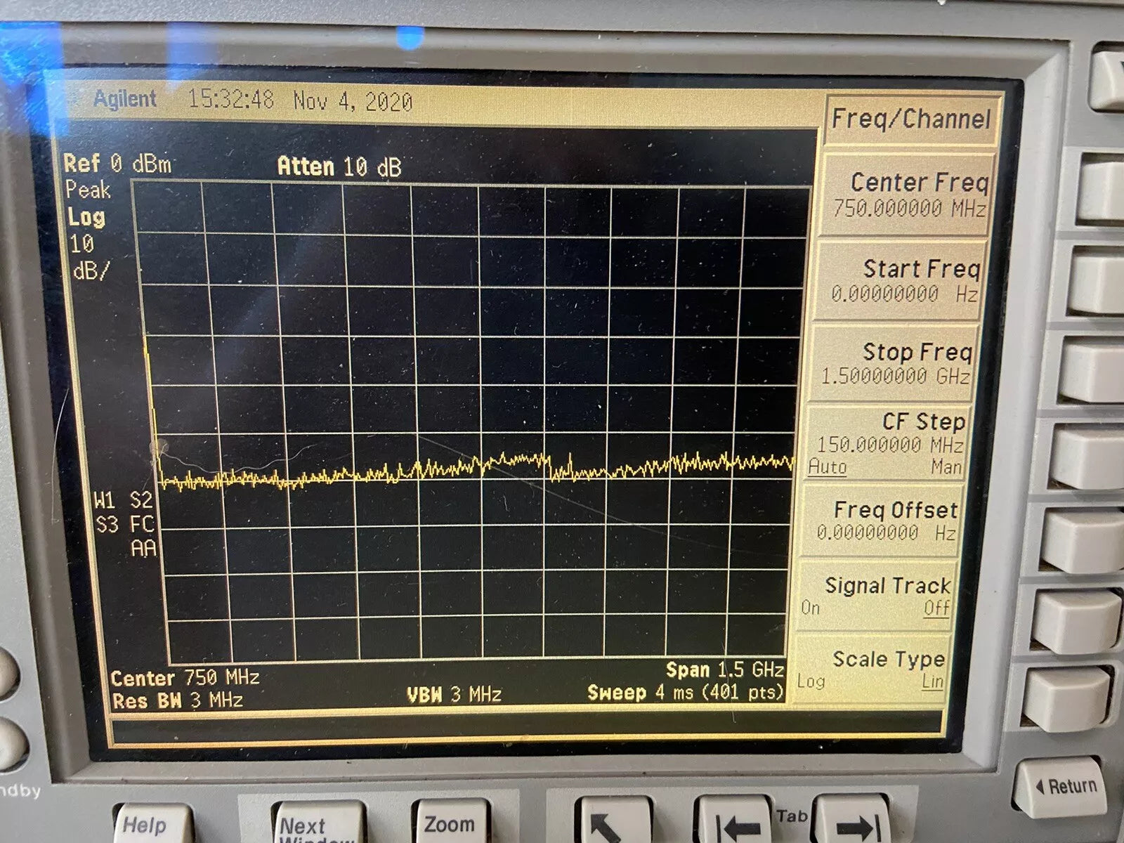 Keysight E4401B Signal Analyzer with 9 kHz - 1.5 GHz Frequency Range