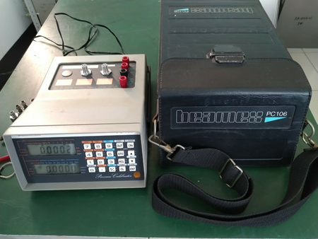 Beamex PC 106 Pressure Calibrator w/ carry case , power adpater , accessories