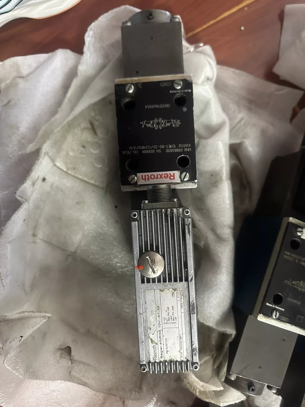 REXROTH R900558202 4WRSE 10 E1-80-32/G24K0/A1V BEKUM