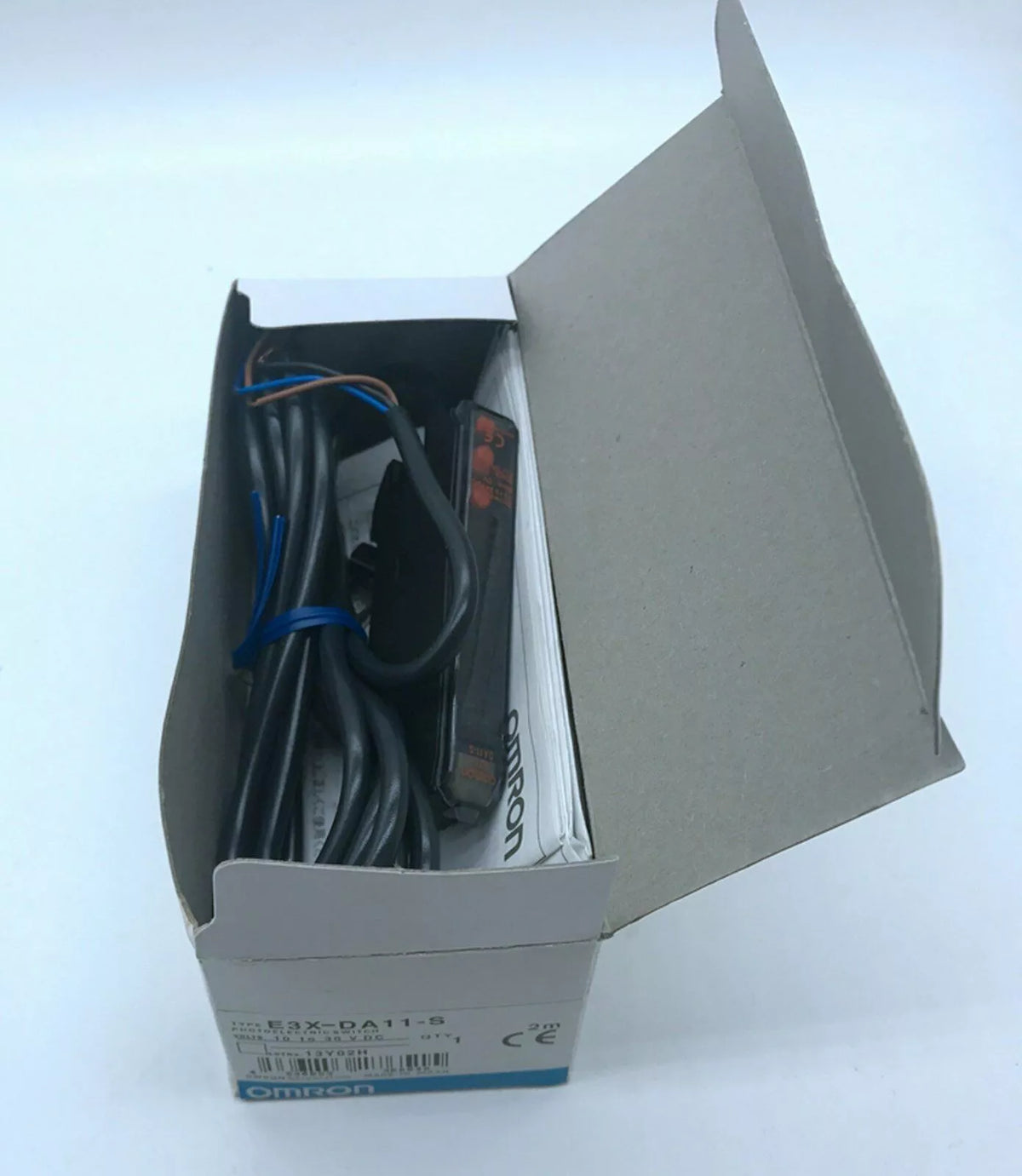 Omron E3X-DA11-S Photoelectric Sensor Switch