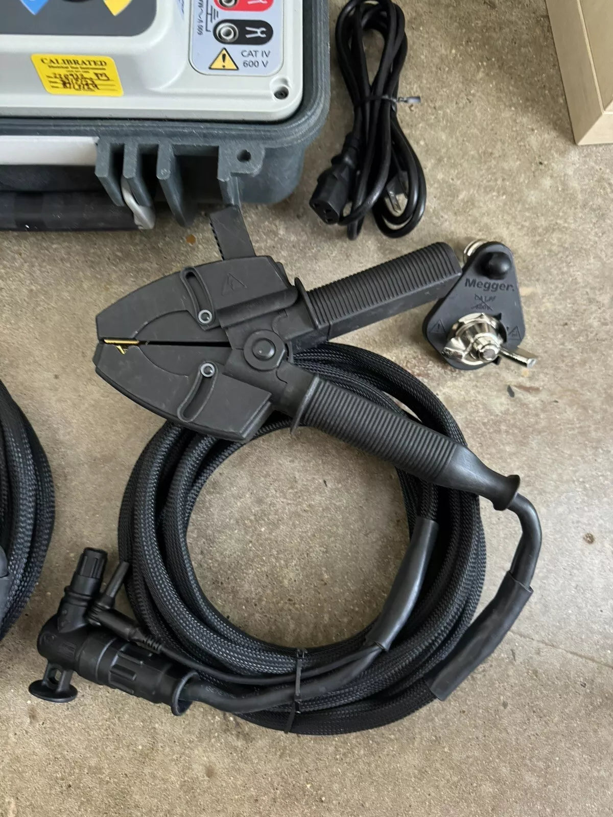 Megger DLRO100X DLRO100XB Digital Low Resistance Ohmmeter & Kelvin Clamp