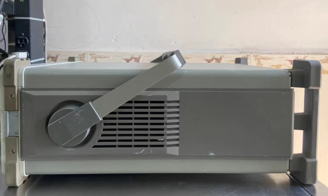 1pcs Agilent/HP 8561E Spectrum Analyzer 20 Hz-6.5 Ghz