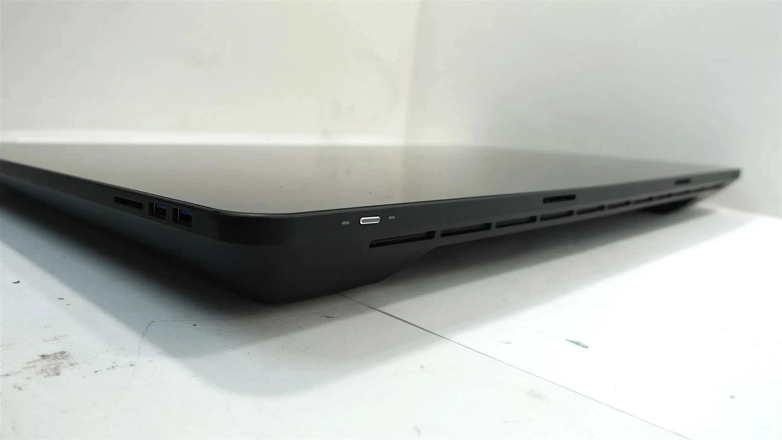 Wacom DTK2420 /K 2020 Cintiq Pro 24 Creative Pen Display - No remote