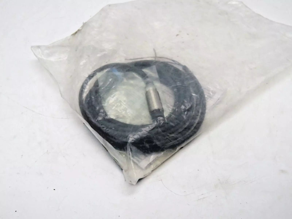 Omron E2B-M12KN08-WP-B1 Proximity Sensor 10 to 30 VDC