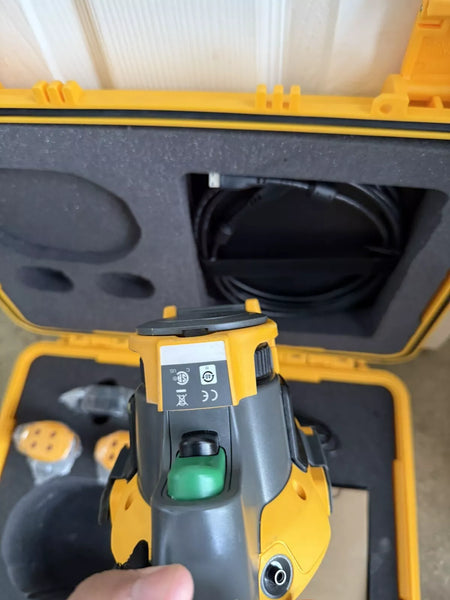 FLUKE TI480PRO IR Camera 60Hz, 640 x 480, 2 Batteries with Charger & Case