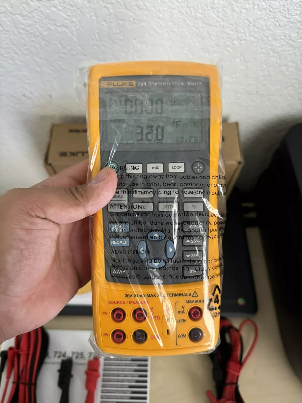 Fluke 724 Temperature Calibrator - New Sealed