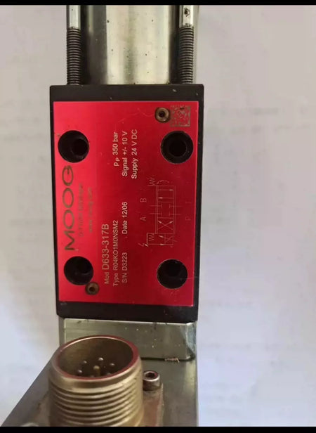 Moog D633-317B Hydraulic Proportional Valve