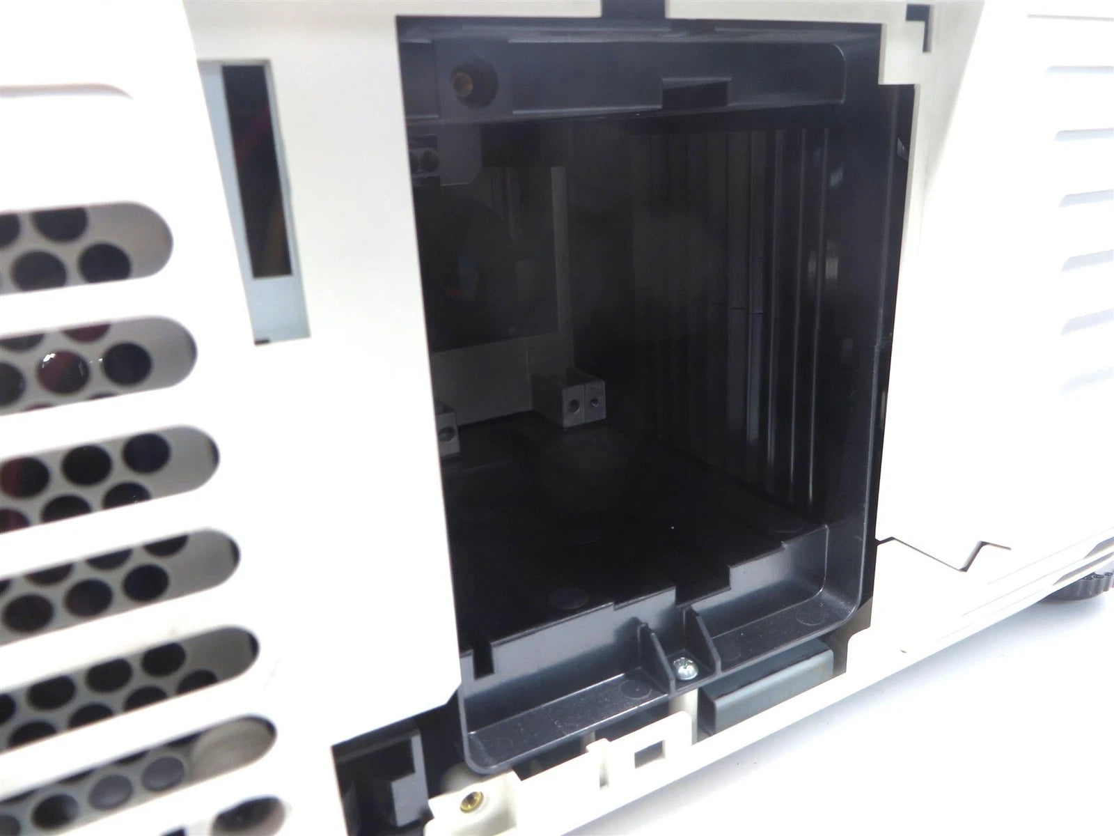 MITSUBISHI WD3300U WXGA DLP Projector - HDMI - Free Shipping.