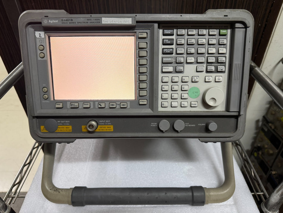 E4401B Spectrum Analyzer by Agilent