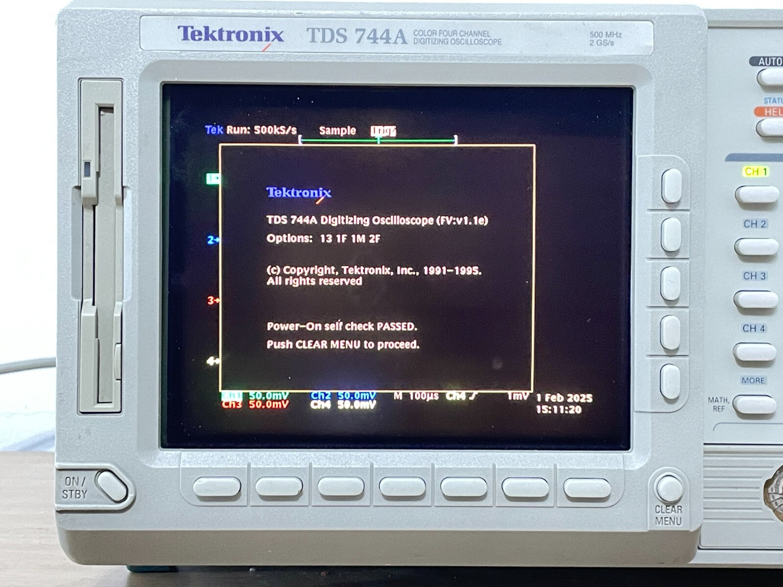 Tektronix TDS744A Oscilloscope 500MHz 2GS/s