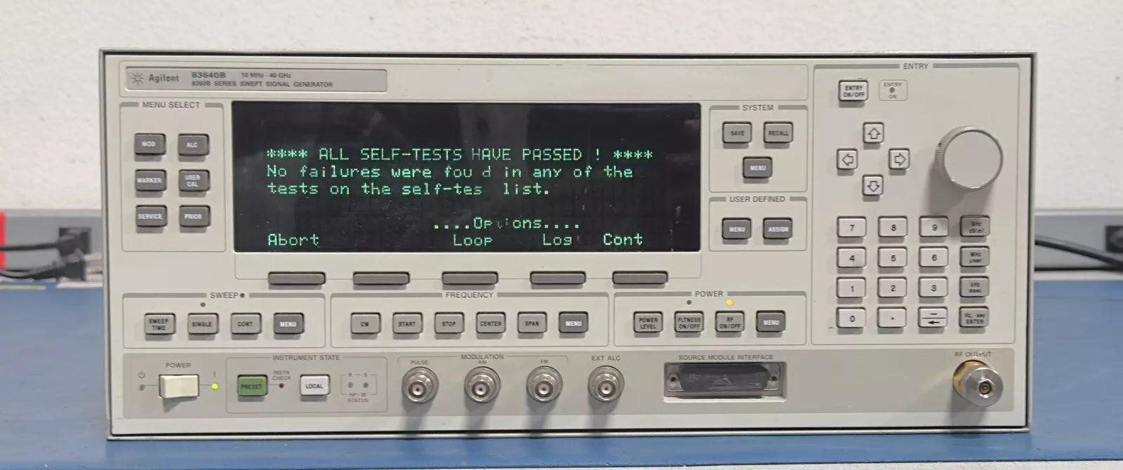 Agilent 83640B 10MHz-40GHz Synthesized Sweep Signal Generator 001/008