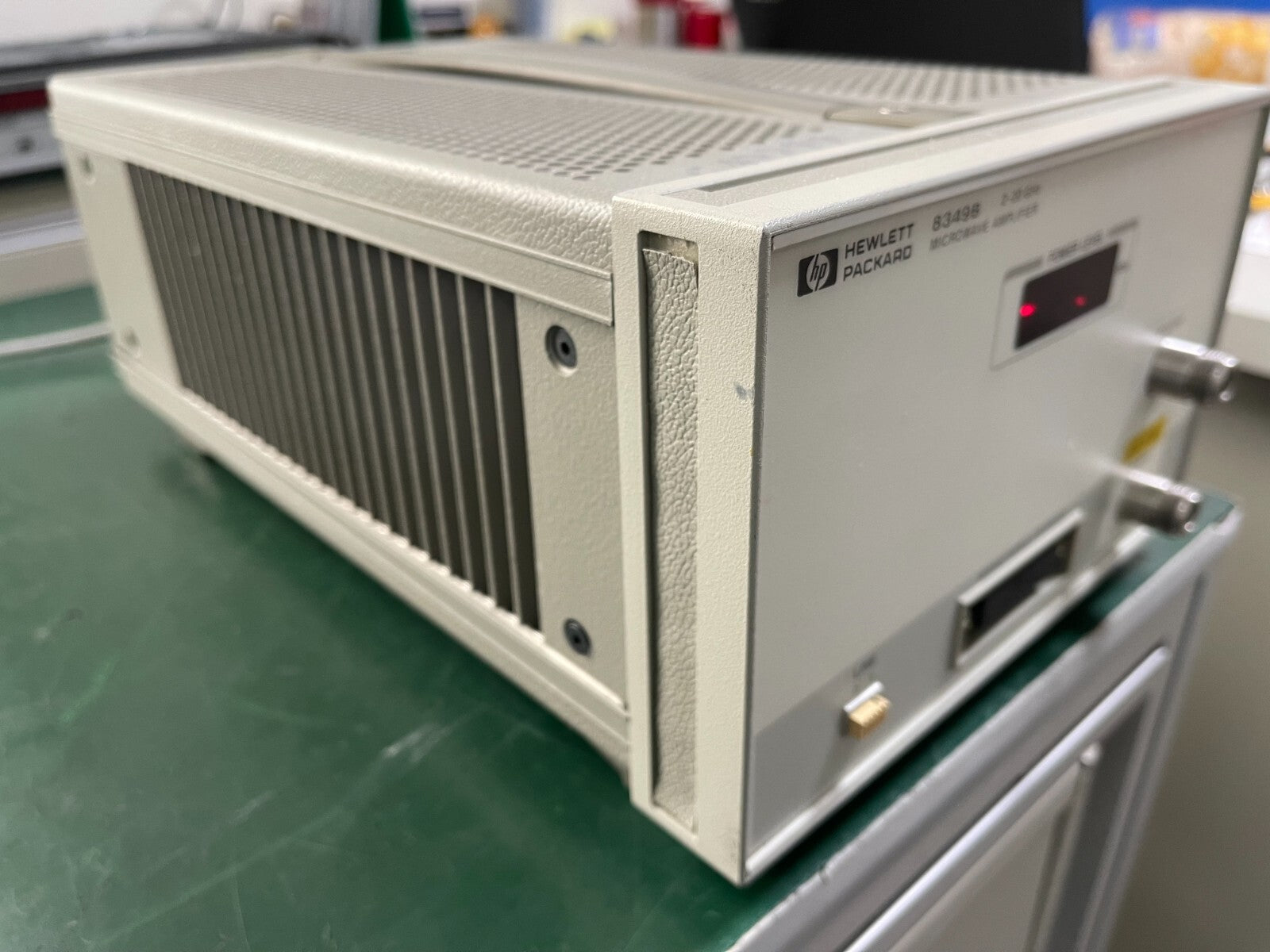 HP Agilent 8349B 2GHz - 20GHz Microwave Amplifier _ 03832