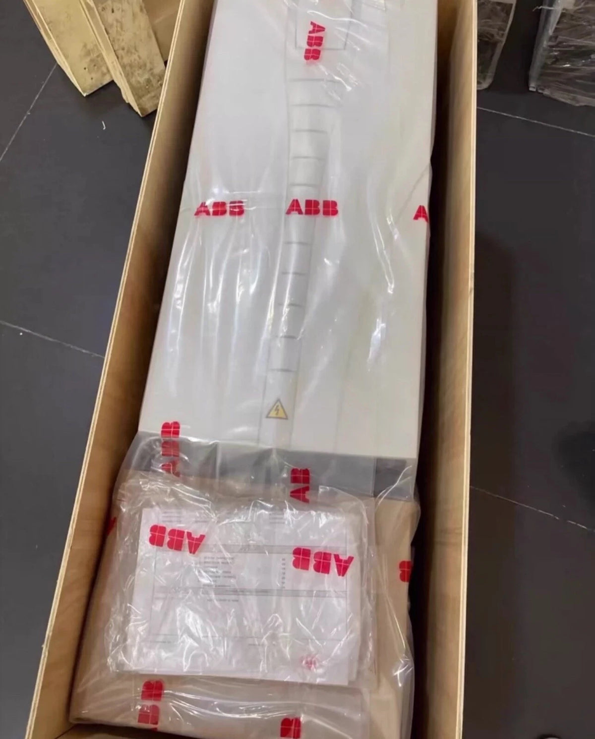 ABB ACS550-01-015A-4 Variable Frequency Drive