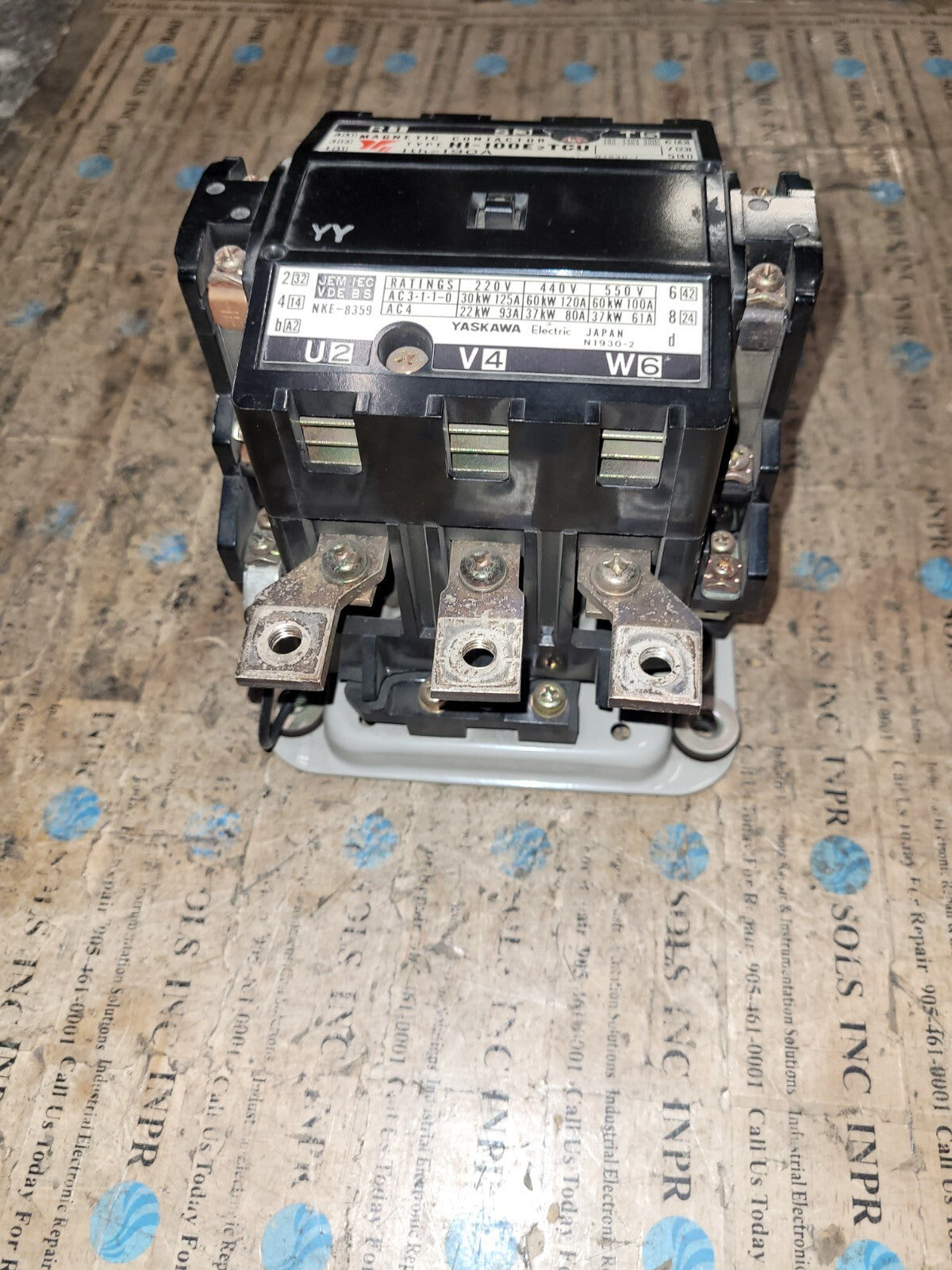 Yaskawa HI-100E2TCU Magnetic Contractor AC220V 190A
