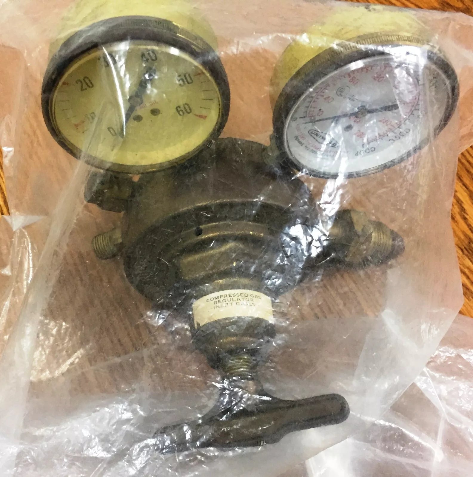 Uniweld Compressed Inert Gases Regulator for Welding Applications