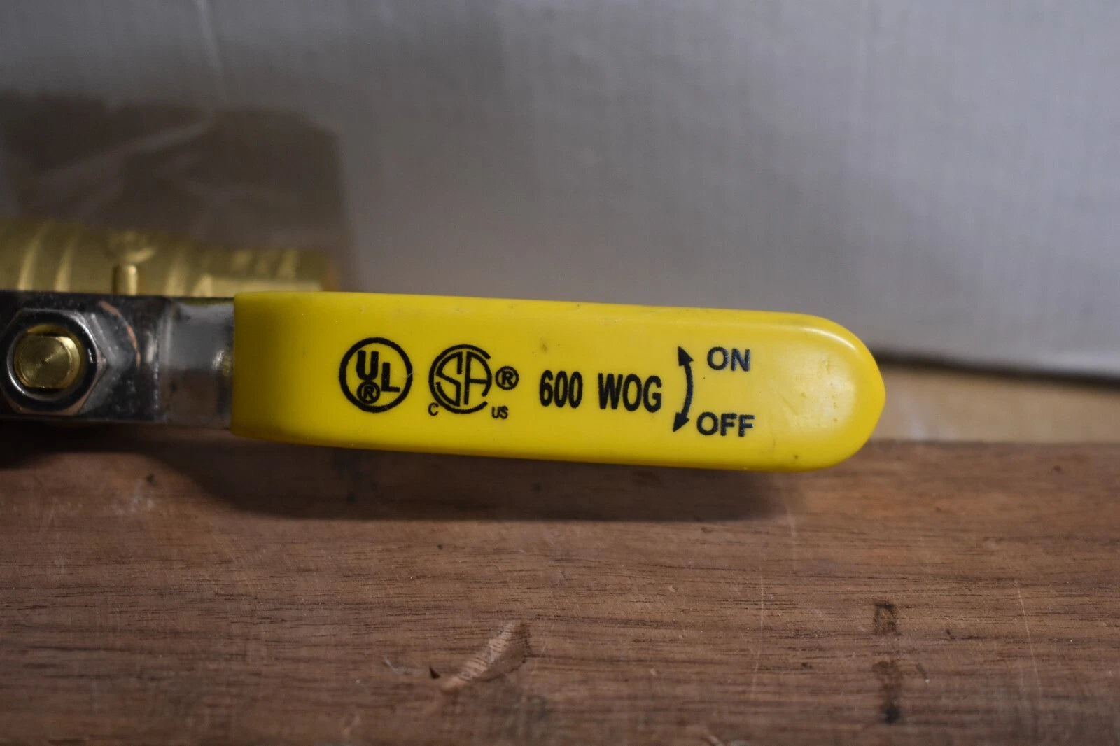 AnaInstr Digital Multimeter with Auto-Ranging Feature